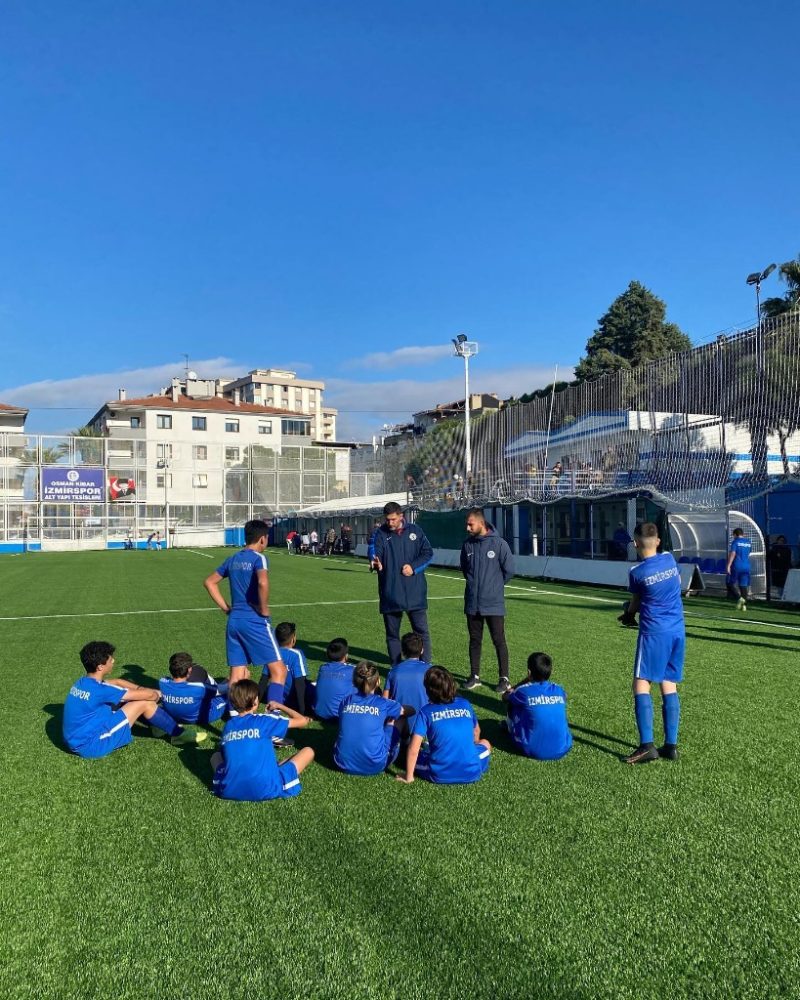 Antrenörlerimiz ve Sporcularımız